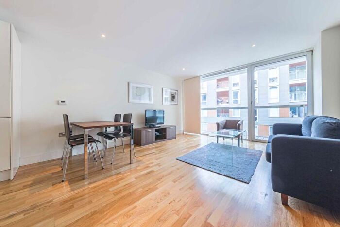 1 Bedroom Flat To Rent In Lanterns Way, Canary Wharf, E14