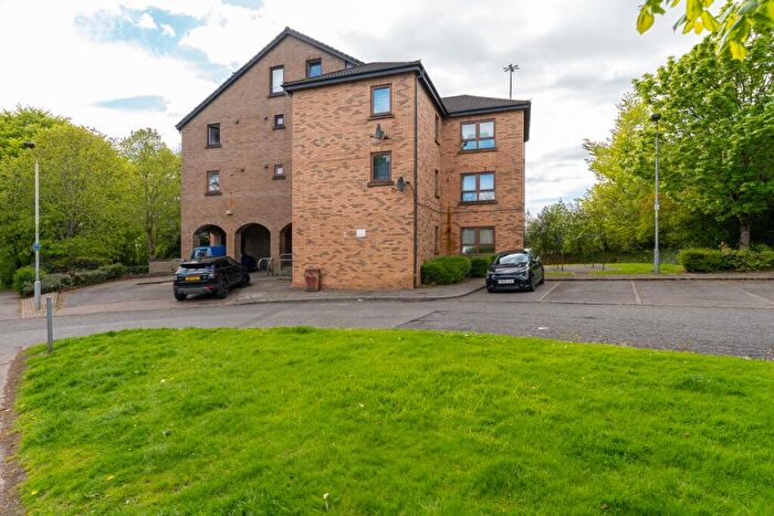 2 Bedroom Maisonette For Sale In Hillcrest Avenue, North Carbrain, G67