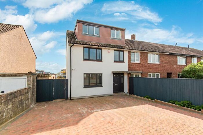 4 Bedroom End Of Terrace House To Rent In Bonnington Walk, BS7