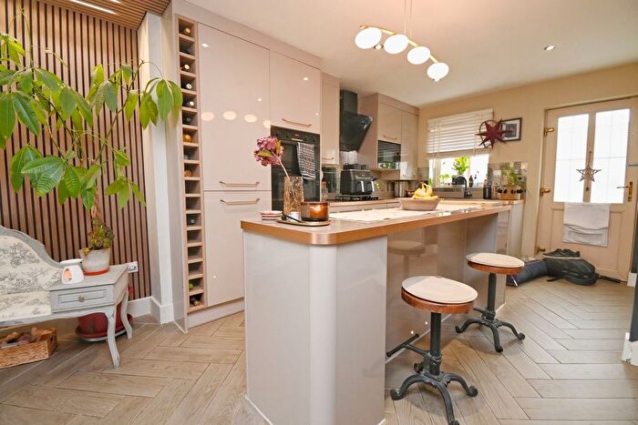 3 Bedroom Town House For Sale In West Green Avenue, Barnsley, S71