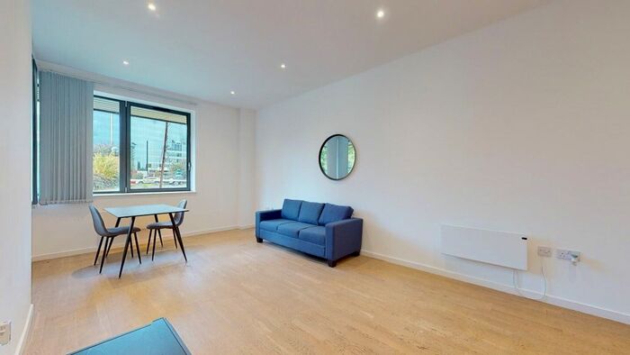 1 Bedroom Flat To Rent In Riverbank Way, Brentford, TW8