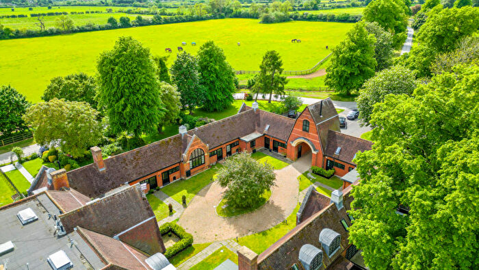 2 Bedroom Barn Conversion For Sale In The Courtyard, Liscombe Park, Soulbury, LU7