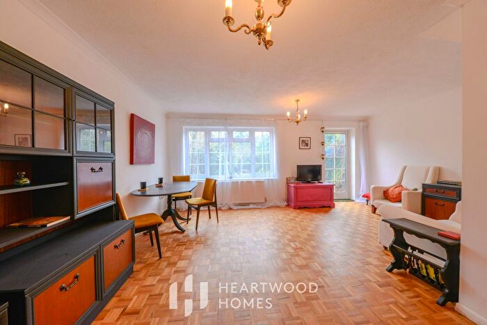 3 Bedroom End Of Terrace House For Sale In Camlet Way, St. Albans, AL3