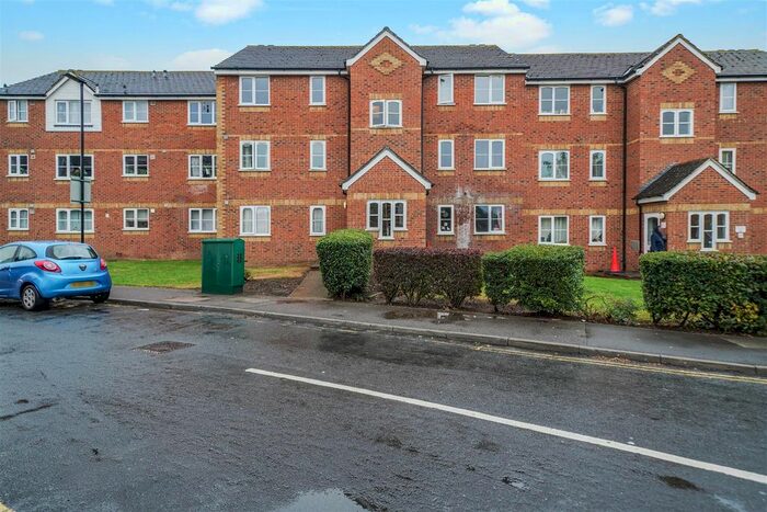 2 Bedroom Flat To Rent In Redford Close, Feltham, TW13