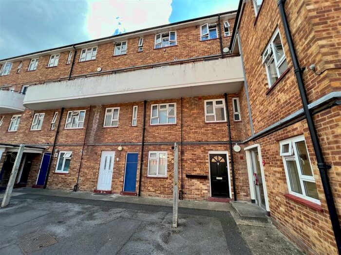 4 Bedroom Maisonette To Rent In King Street, PO5
