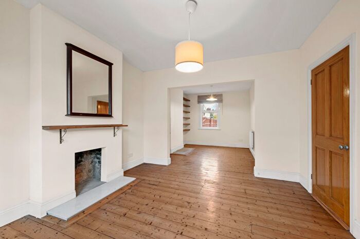 4 Bedroom Detached House To Rent In Dorien Road, London, SW20