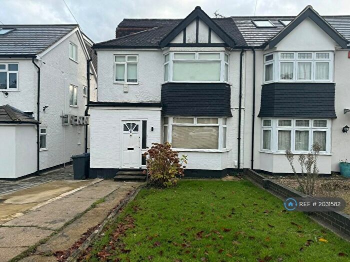 4 Bedroom Semi-Detached House To Rent In Windsor Avenue, Edgware, HA8