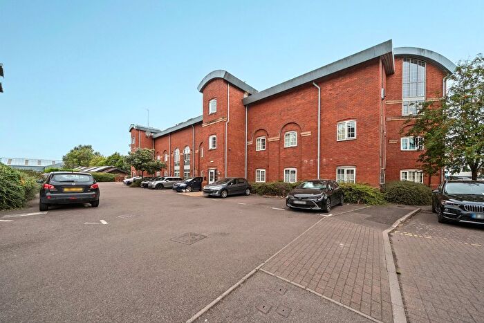 2 Bedroom Flat For Sale In Caxton Court, Burton-On-Trent, Staffordshire, DE14