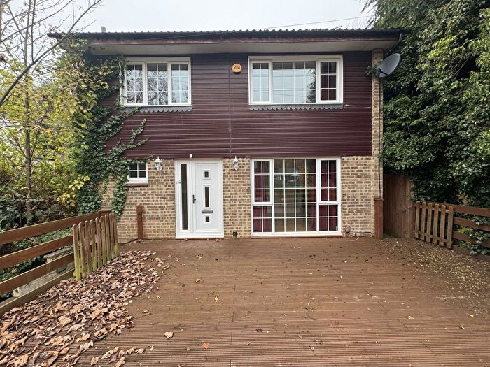 4 Bedroom Detached House To Rent In Old Lodge Lane, Purley, CR8
