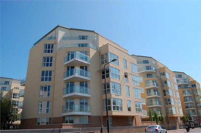 3 Bedroom Apartment To Rent In Water Gardens Square, Canada Water, London, SE16