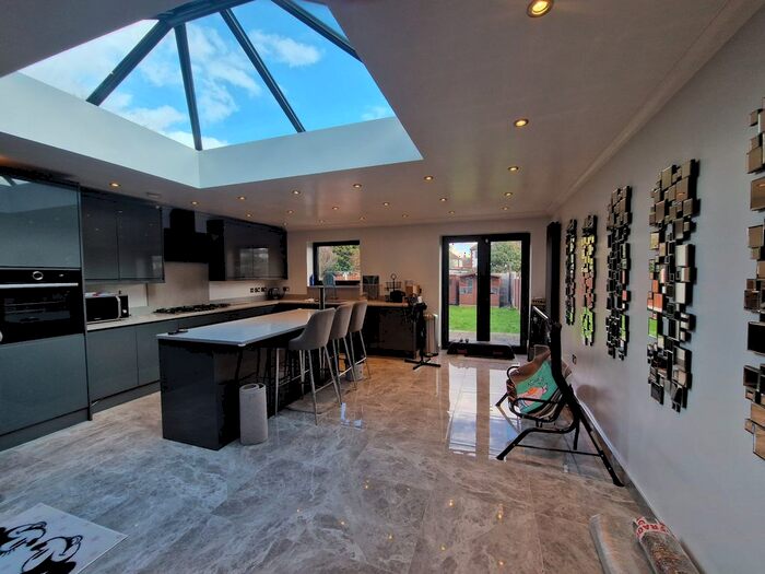 1 Bedroom Terraced House To Rent In Meadway, Ilford, IG3