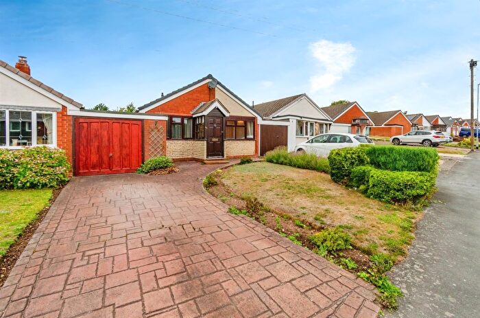 3 Bedroom Detached Bungalow To Rent In Quinton Avenue, Walsall, WS6