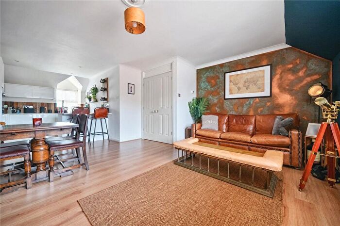 2 Bedroom Apartment For Sale In Dogflud Way, Farnham, Surrey, GU9