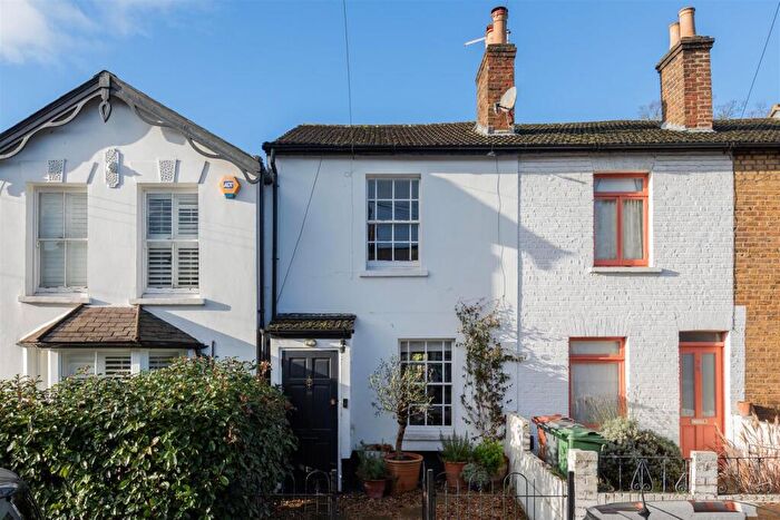 3 Bedroom House For Sale In Eden Road, Walthamstow, E17