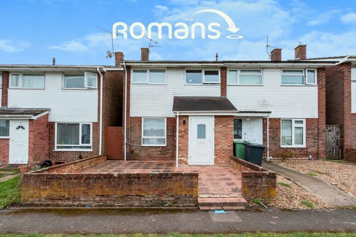 3 Bedroom Semi-Detached House To Rent In Fabian Close, Basingstoke, RG21