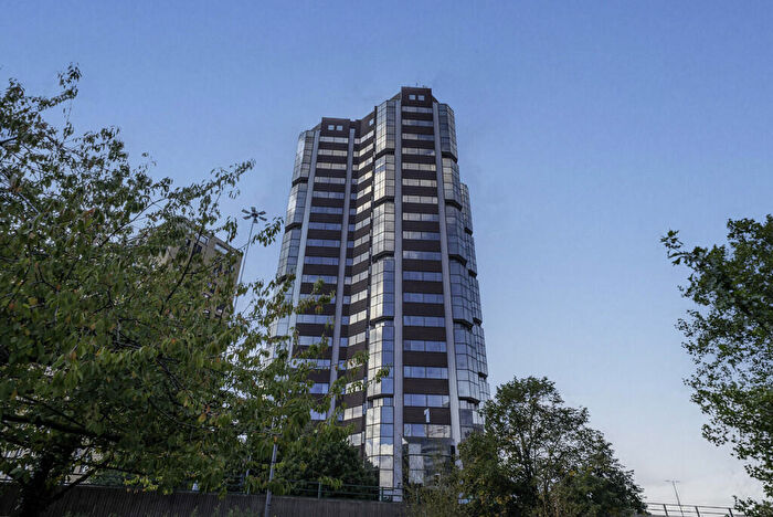 1 Bedroom Apartment For Sale In Metropolitan House, Hagley Road, Birmingham, B16