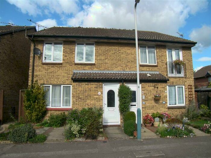 1 Bedroom Maisonette To Rent In Sarre Avenue Hornchurch Essex, RM12