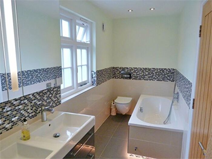 5 Bedroom Detached House For Sale In Lime Grove, Ruislip, HA4