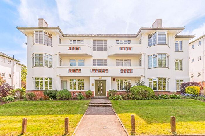 3 Bedroom Flat To Rent In Brighton Road, Sutton, SM2