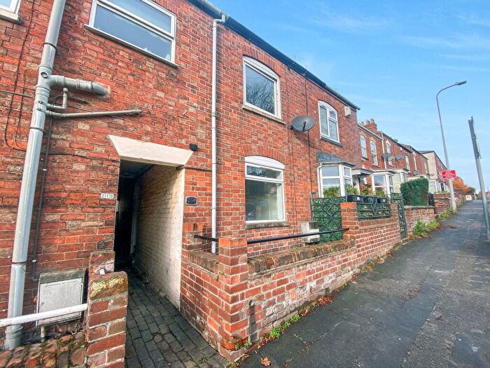 2 Bedroom Terraced House For Sale In Harrowby Road, Grantham, Lincolnshire, NG31