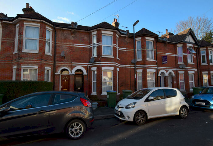 4 Bedroom Terraced House To Rent In Thackeray Road, Southampton, Hampshire, SO17