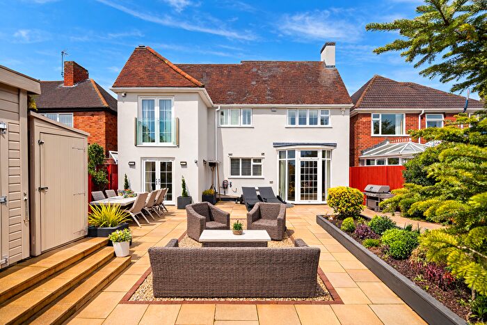 4 Bedroom Detached House For Sale In Withcote Avenue, Leicester, Leicestershire, LE5