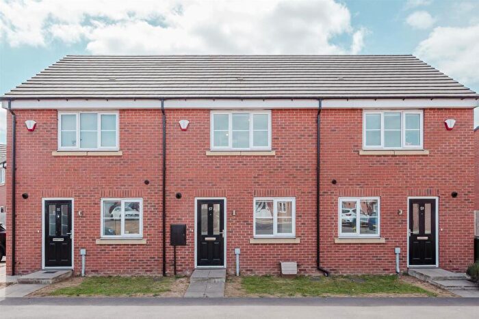 2 Bedroom Semi Detached House To Rent In Lakeside North, Scunthorpe, DN16