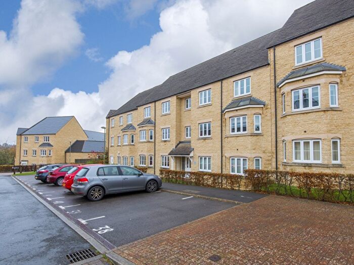 2 Bedroom Flat To Rent In Bathing Place Court, Witney, OX28