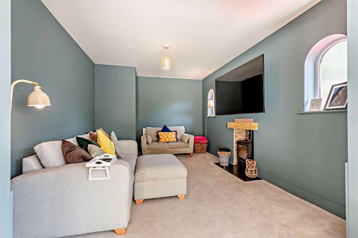 3 Bedroom Detached Bungalow For Sale In Broadstone, Poole, BH18 - Photo 12