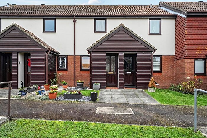 2 Bedroom Flat For Sale In Flack Gardens, Hoo, Rochester, ME3