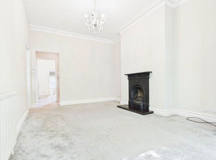 1 Bedroom Detached House To Rent In Brett Road, London, E8