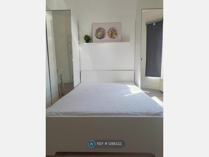 Studio To Rent In Mayfair Avenue, Ilford IG1