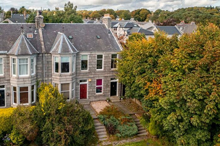4 Bedroom Flat For Sale In North Deeside Road, Cults, Aberdeen, AB15