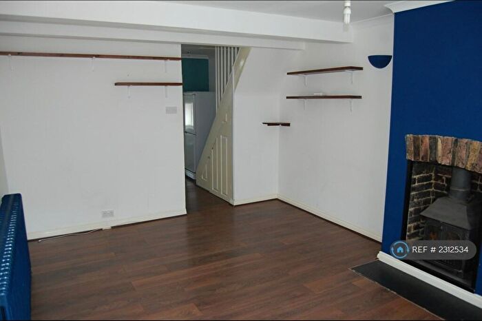 2 Bedroom Terraced House To Rent In Borough Hill, Croydon, CR0