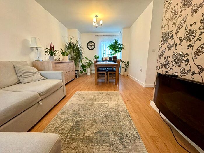2 Bedroom Flat For Sale In Norton Farm Road, Bristol, BS10