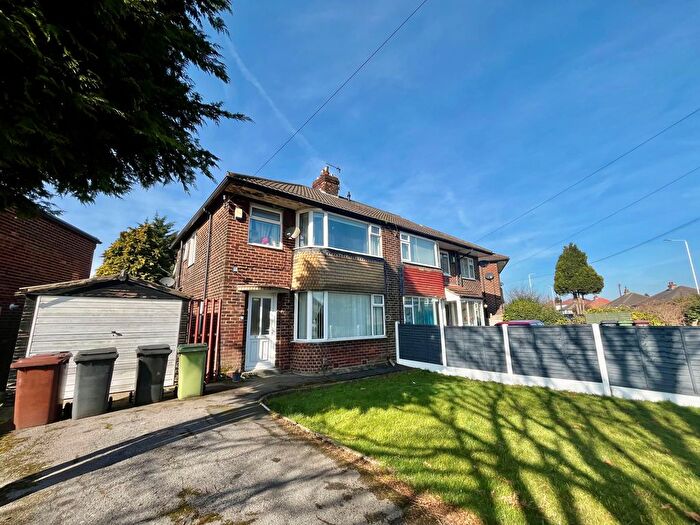 3 Bedroom Property To Rent In Galloway Lane, Stanningley, Pudsey, LS28