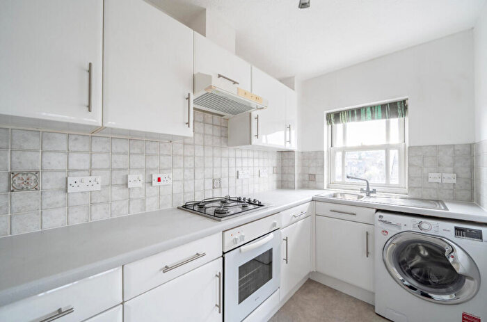 1 Bedroom Apartment For Sale In Grosvenor House, St. Lukes Square, Guildford, GU1