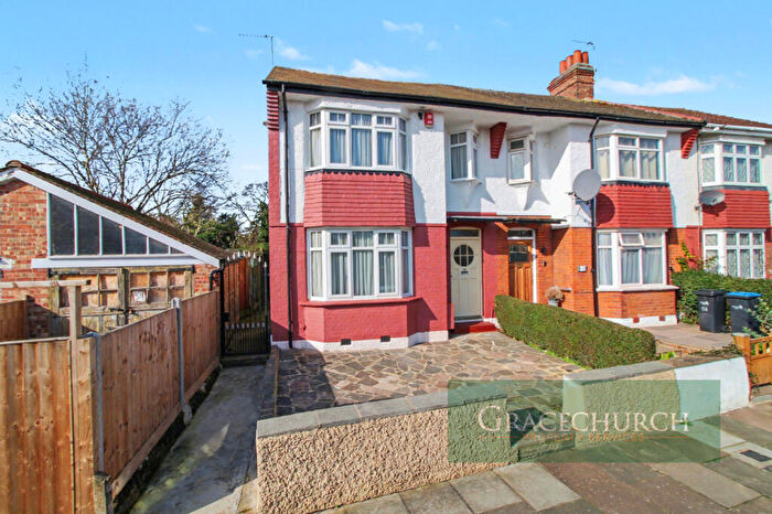 3 Bedroom End Of Terrace House For Sale In Lightcliffe Road, Palmers Green, N13