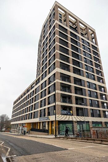 1 Bedroom Apartment To Rent In Plaistow Road, London, E13