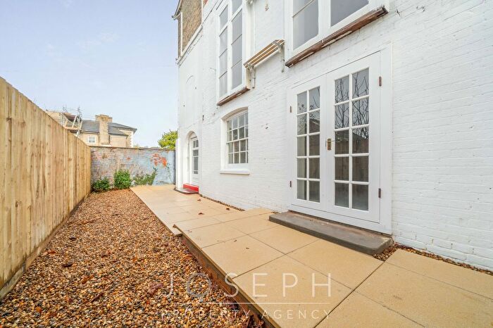 2 Bedroom Flat To Rent In Norwich Road, Ipswich, IP1