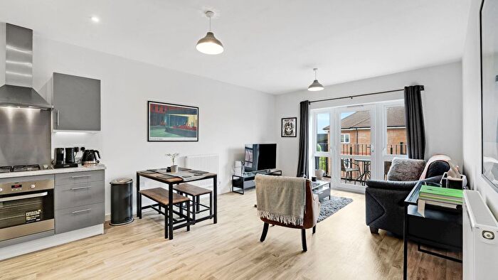 1 Bedroom Flat For Sale In Hersham, Walton-On-Thames, KT12