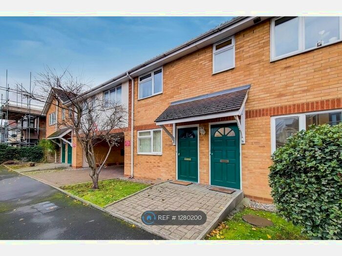 1 Bedroom Flat To Rent In Alexandra Road, Romford RM1