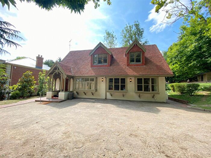 3 Bedroom Detached House To Rent In Rowhill Road, Dartford, Kent, DA2