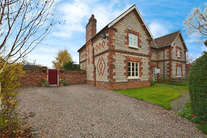 3 Bedroom Semi-Detached House For Sale In School Lane, Appleby, Scunthorpe, DN15
