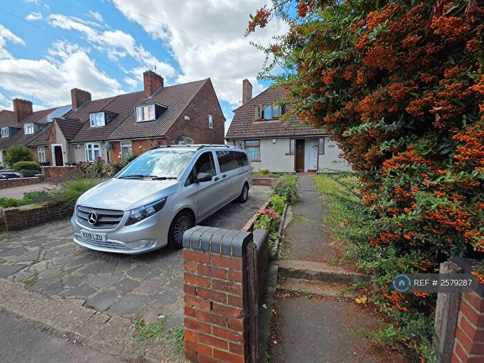2 Bedroom End Of Terrace House To Rent In Broad Street, Dagenham, RM10