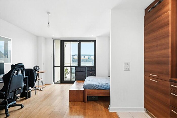 Flat For Sale In Forge Square, London, E14