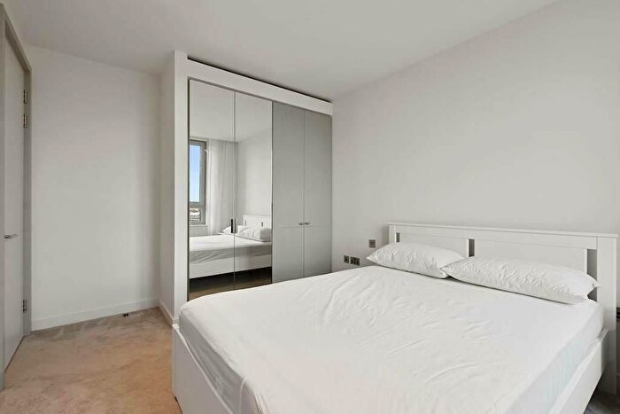 1 Bedroom Flat To Rent In Garrett Mansions, Edgware Road, W2