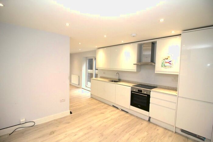 Studio To Rent In Hertford Road, Enfield, EN3