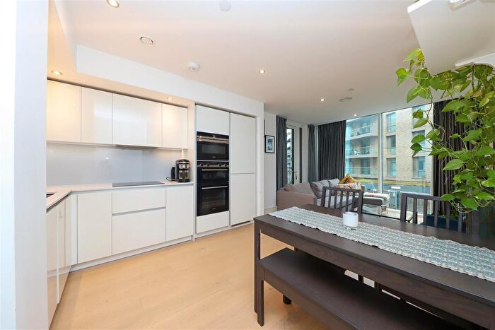 2 Bedroom Flat For Sale In Garnet Place, West Drayton, UB7