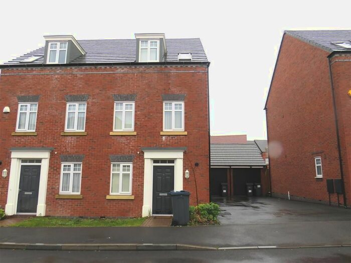 4 Bedroom Semi-Detached House To Rent In George Dixon Road, Birmingham, B17